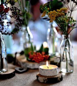 Herbstdeko in der Wohnung - herbstliche Tischdeko